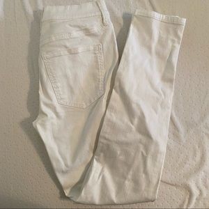 White Ann Taylor skinny jeans. Size 0